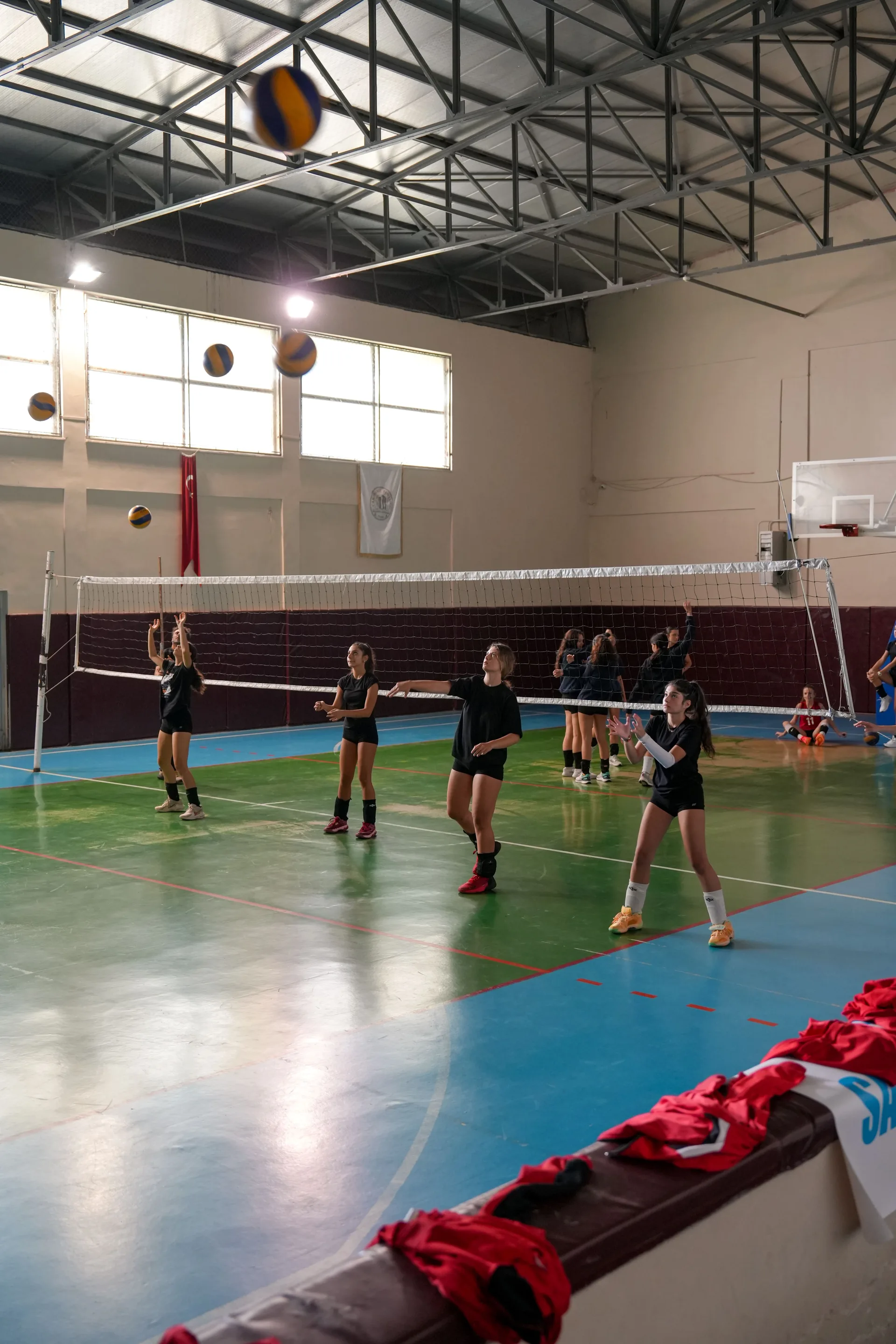 AKRAN ZORBALIĞINA KARŞI EL ELE