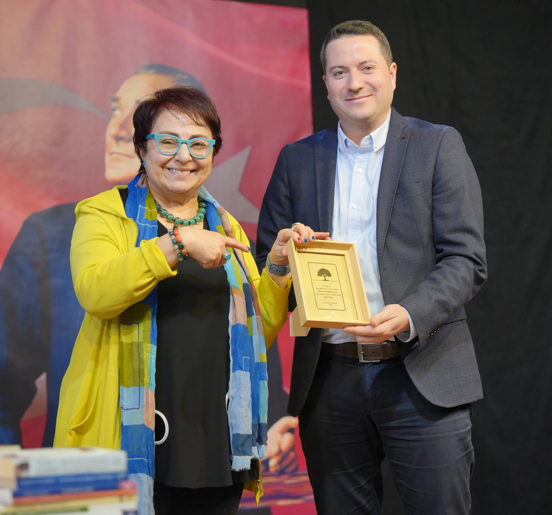 BUKET UZUNER- YAZAR SÖYLEŞİSİ