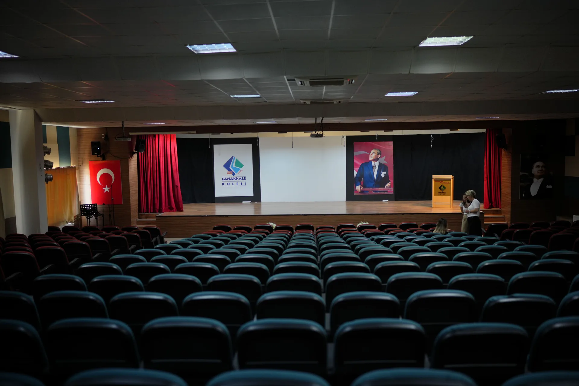 ÇANAKKALE KOLEJİ KONFERANS SALONU